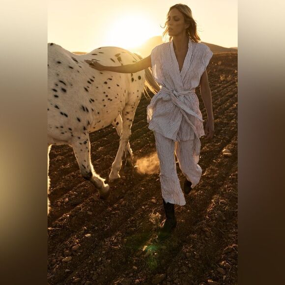 Zara Co-Ord Set Rigid Wrinkled Kimono Top
And Wide Pants - Picture 7 of 9